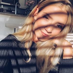 Meet your Posher, Daphné